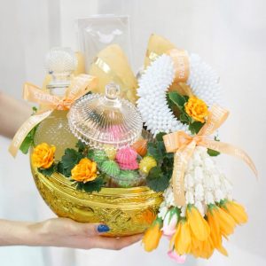 ขันทองมะม่วง+ข้าวเหนียว+ขนมไทย+ชุดน้ำอบ